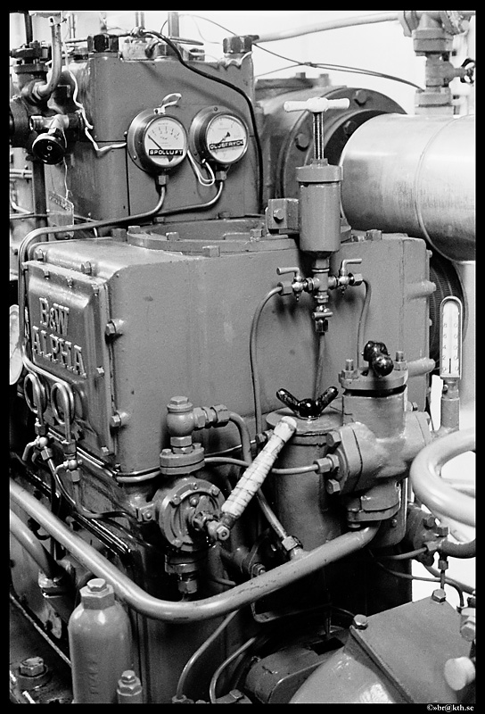 b&w-alpha-diesel-1312s01.jpg