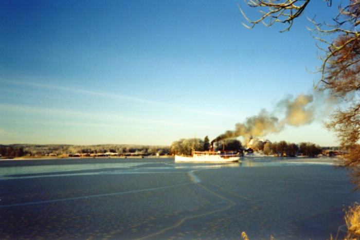 Motala Express 1994 vänder i isen ASD.jpg