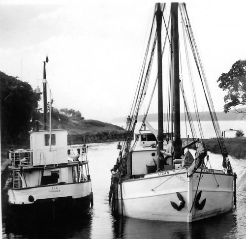 8558 lidan och Ms Fix i Norsholm.jpg