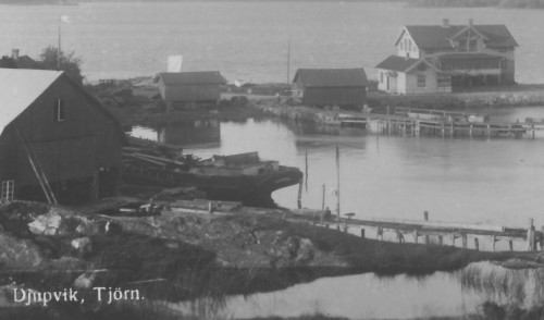 Okänd slopad skuta vid Djupvik Tjörn före 1933.jpg