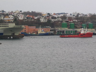 Herkules på väg från Stavanger med ett skrov efter att ha legat inblåsta i en vecka