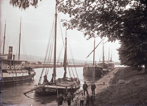 md264ca1915.jpg