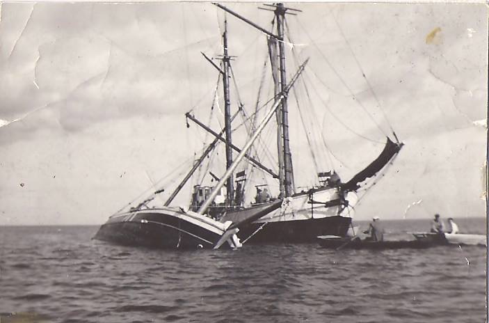 Skutor Vänern, bärgning.jpg